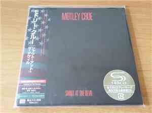 Mötley Crüe - Shout At The Devil