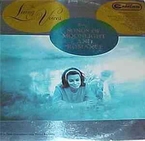 Living Voices - Living Voices Sing Songs Of Moonlight And Romance