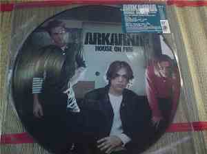 Arkarna - House On Fire