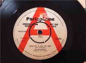 The Checkmates - Every Day Is Just The Same
