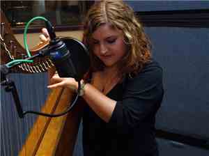 Gillian Grassie - Folkadelphia Session 9/22/2013