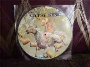 Gypsy Kyss - Groovy Soup
