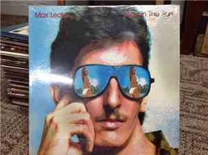 Max Leake - Buns in the sun