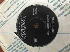 Jerry Lee Lewis - Sweet Little Sixteen / Golly Golly Miss Molly
