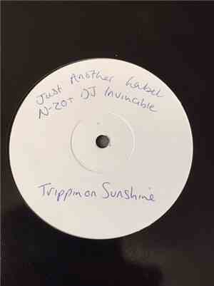 N-ZO & DJ. Invincible - Trippin' On Sunshine / Funky Sensation
