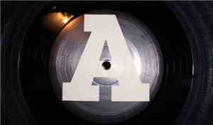 Para Doxa - We Are Ravin' (The Remix)