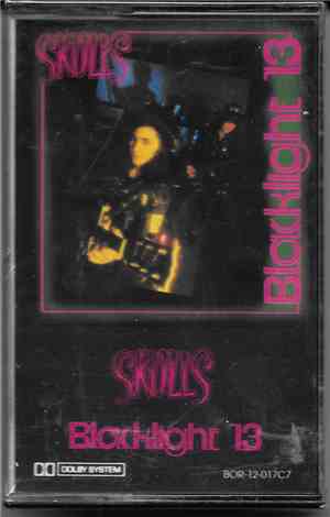 Skulls - Blacklight 13