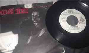 George Benson - Kisses In The Moonlight