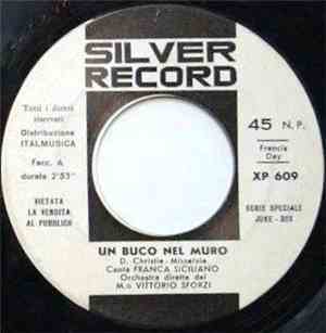 Franca Siciliano - Un Buco Nel Muro