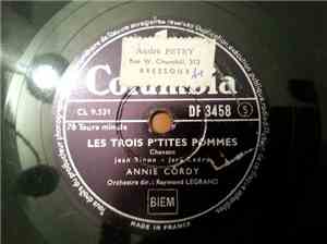 Annie Cordy - Les Trois P'tites Pommes / Bon Papa Noë