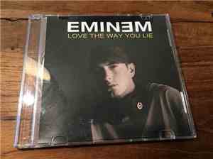 Eminem Featuring Rihanna - Love The Way You Lie