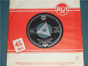 The De Castro Sisters - Don't Call Me Sweetie