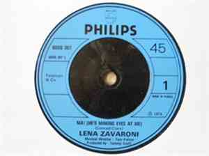 Lena Zavaroni - Ma! (He's Making Eyes At Me)