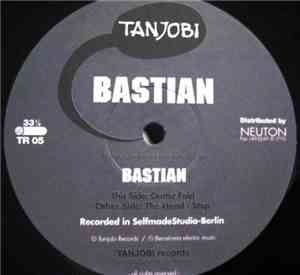 Bastian - Center Fold