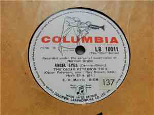 The Oscar Peterson Trio - Angel Eyes