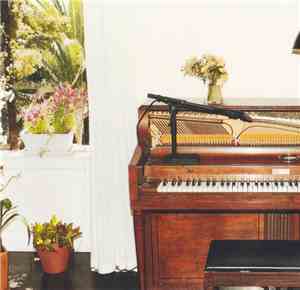 Emile Haynie Featuring Andrew Wyatt & Brian Wilson - Falling Apart