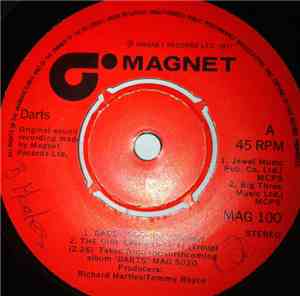 Darts - Daddy Cool / The Girl Can't Help It